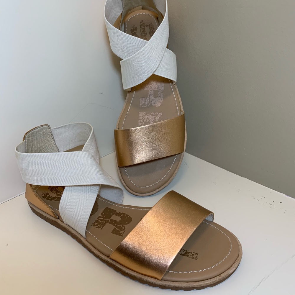 Sorel Sandals NWOT